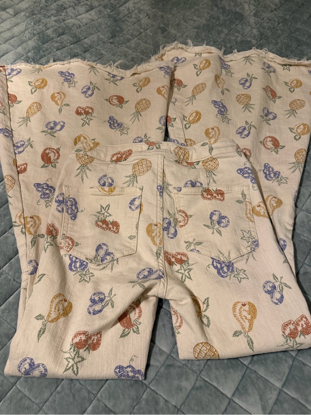 We The Free Just Float On Flare Jeans - size 25 - Picture 3 of 4
